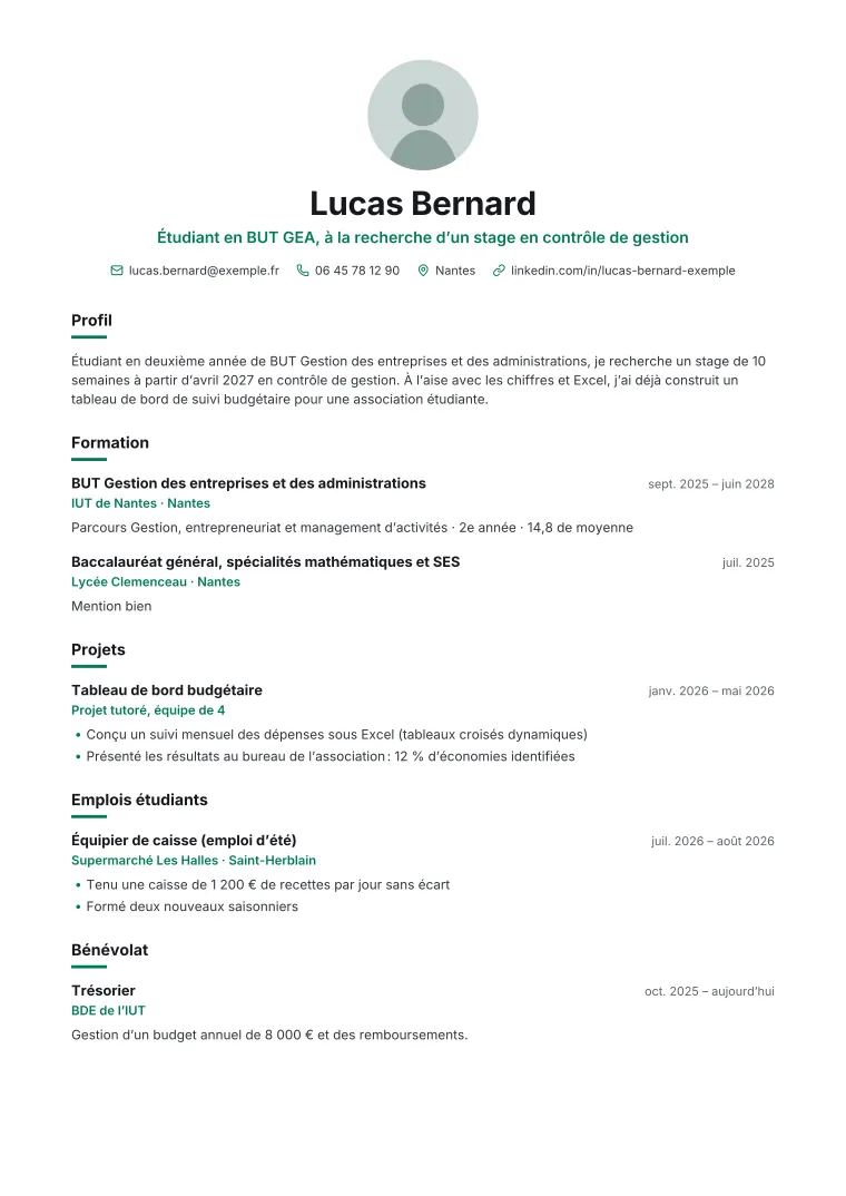 Aperçu : CV « Étudiant » rempli avec un exemple fictif